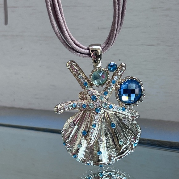 NWT - Starfish On Shell Neckless - Picture 2 of 5